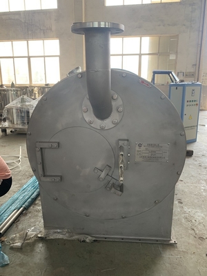 جهاز دفع الملح المستمر بالطرد المركزي 50T / H غير القابل للصدأ الأوتوماتيكي الأفقي